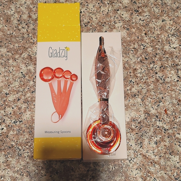 Giada Measuring Spoons - Picture 3 of 3